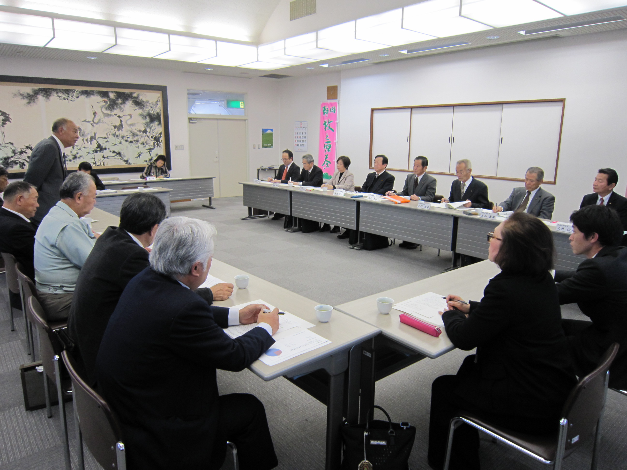 平成26年総務建設委員会市民会議「牧之原市商工会との意見交換会」の画像