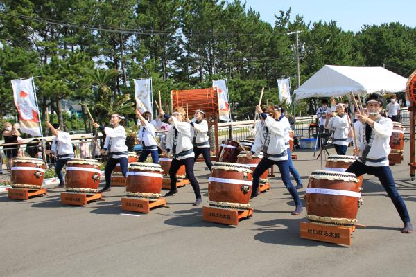 はいばら太鼓保存会による演目披露