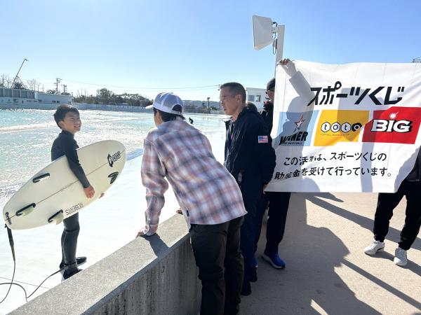 小林桂選手との交流事業（サーフィン）