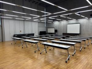 福祉団体活動室　机展開後全景