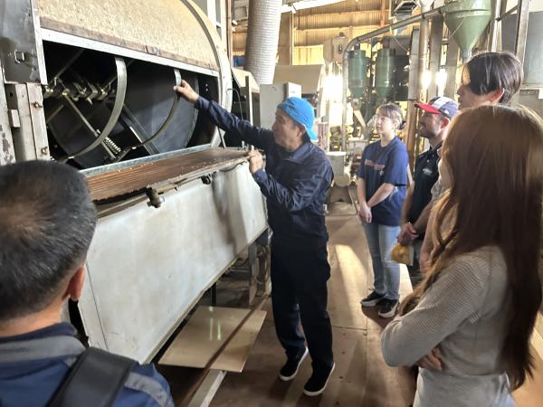 HIS交流事業（茶工場見学）