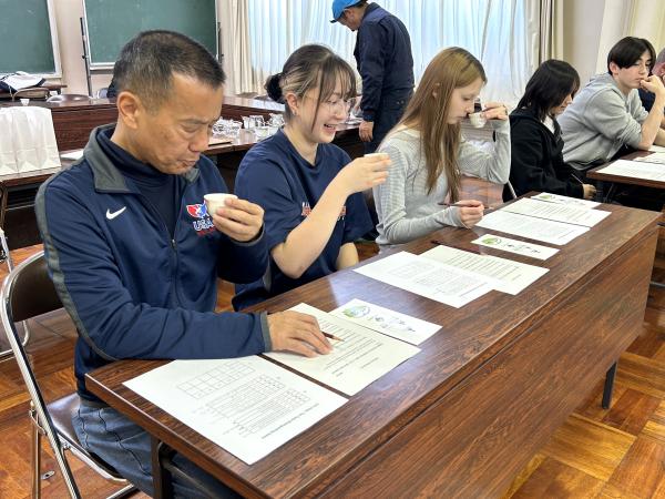 HIS交流事業（闘茶体験）