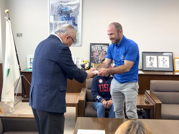 HIS交流事業（災害義援金の贈呈）