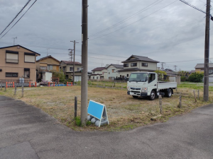 大沢公園バス停駐車場