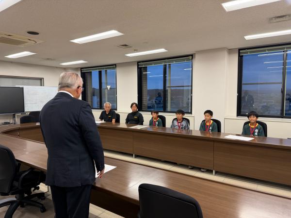 表敬訪問の様子