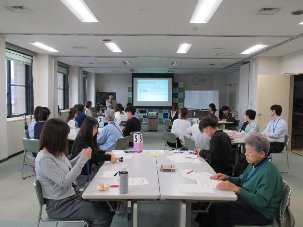 男女セミナー活動様子