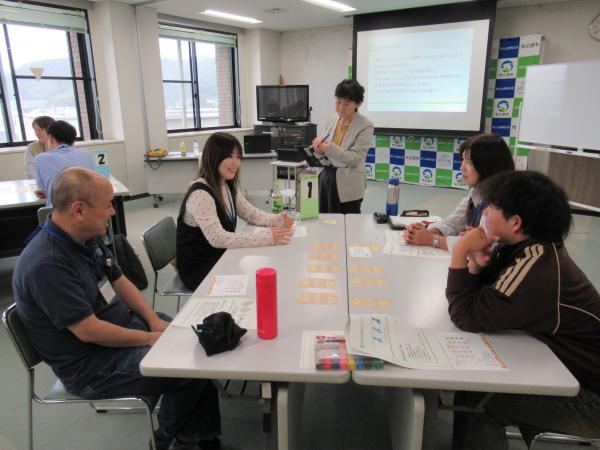 男女セミナー活動様子